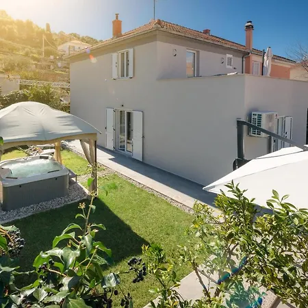 Roko- The Spacious Luxury * Trogir