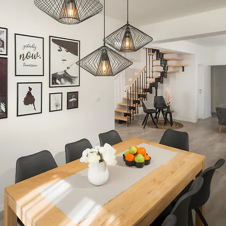 别墅 Roko- The Spacious Luxury *