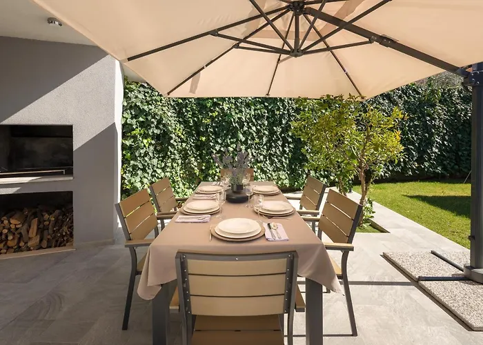 Villa Roko- The Spacious Luxury Trogir