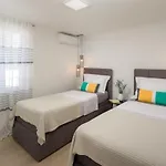 Roko- The Spacious Luxury וילה טרוגיר