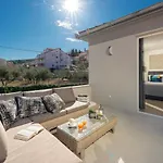 Roko- The Spacious Luxury וילה